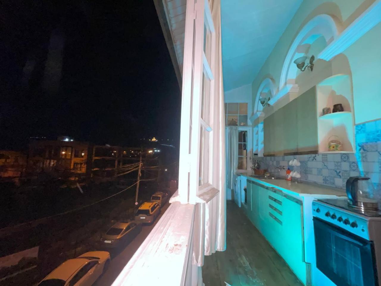 Hotel Wine O'Clock Tiflis Exterior foto