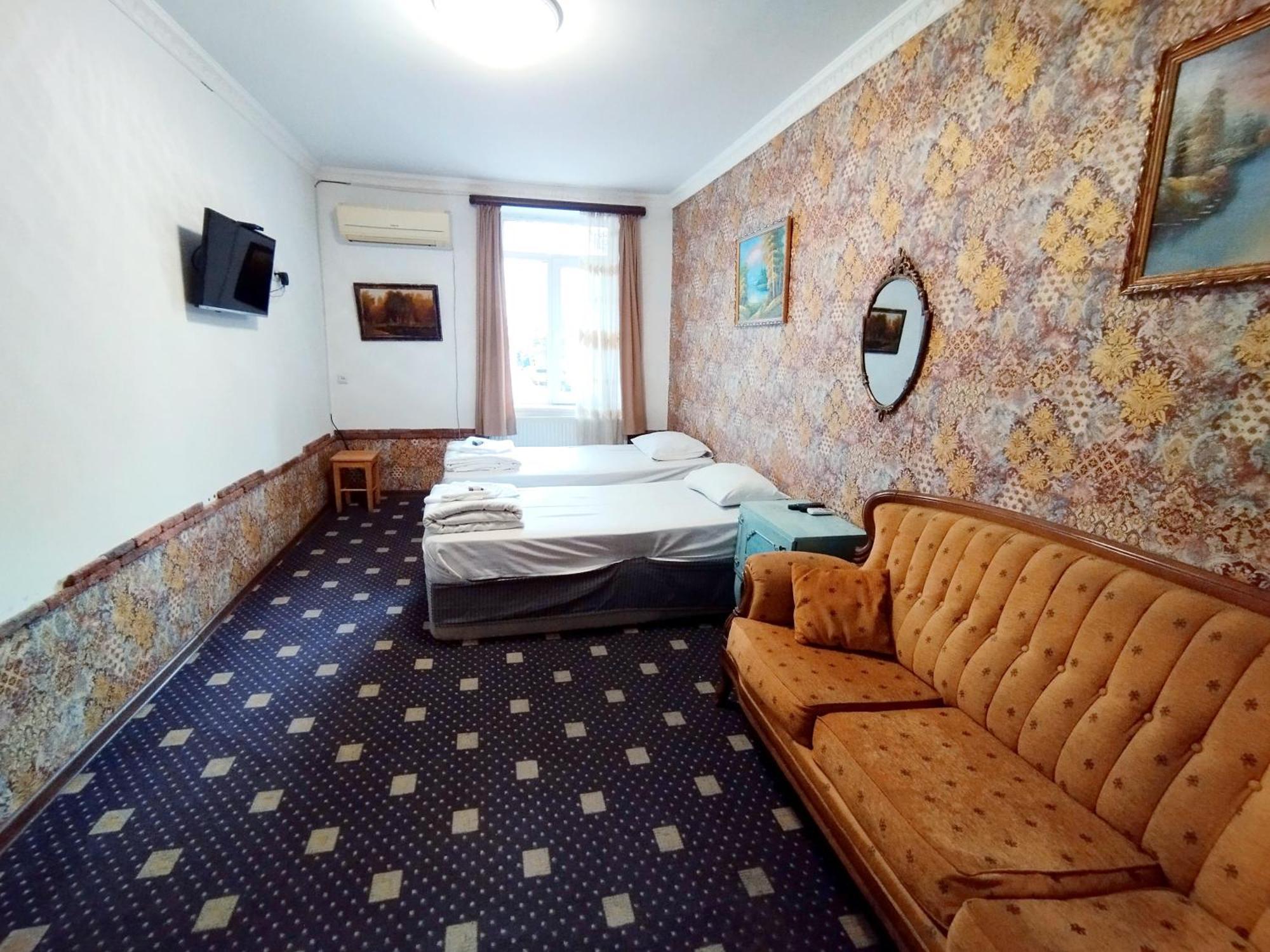 Hotel Wine O'Clock Tiflis Exterior foto
